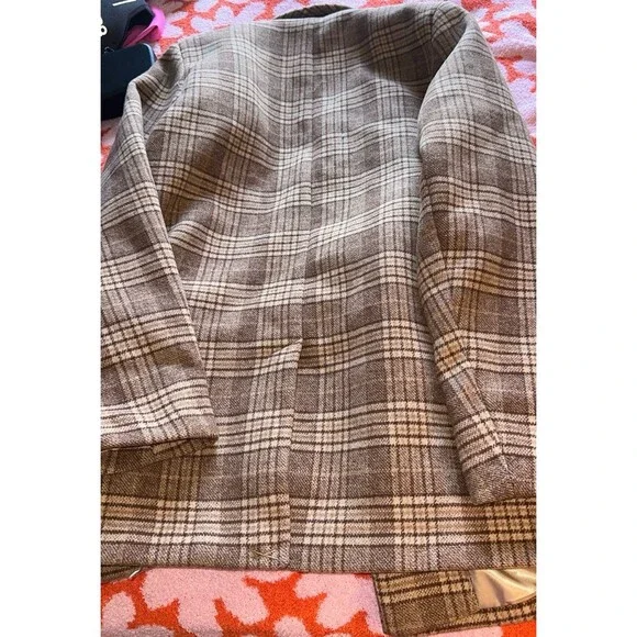 Abercrombie and Fitch Tan Blazer - Picture 7 of 9